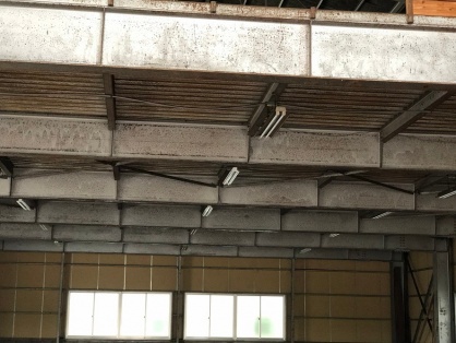 愛知県飛島村の倉庫にて高天井水銀灯などＬＥＤ取替電気工事