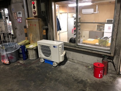 倉庫のエアコン取替電気工事